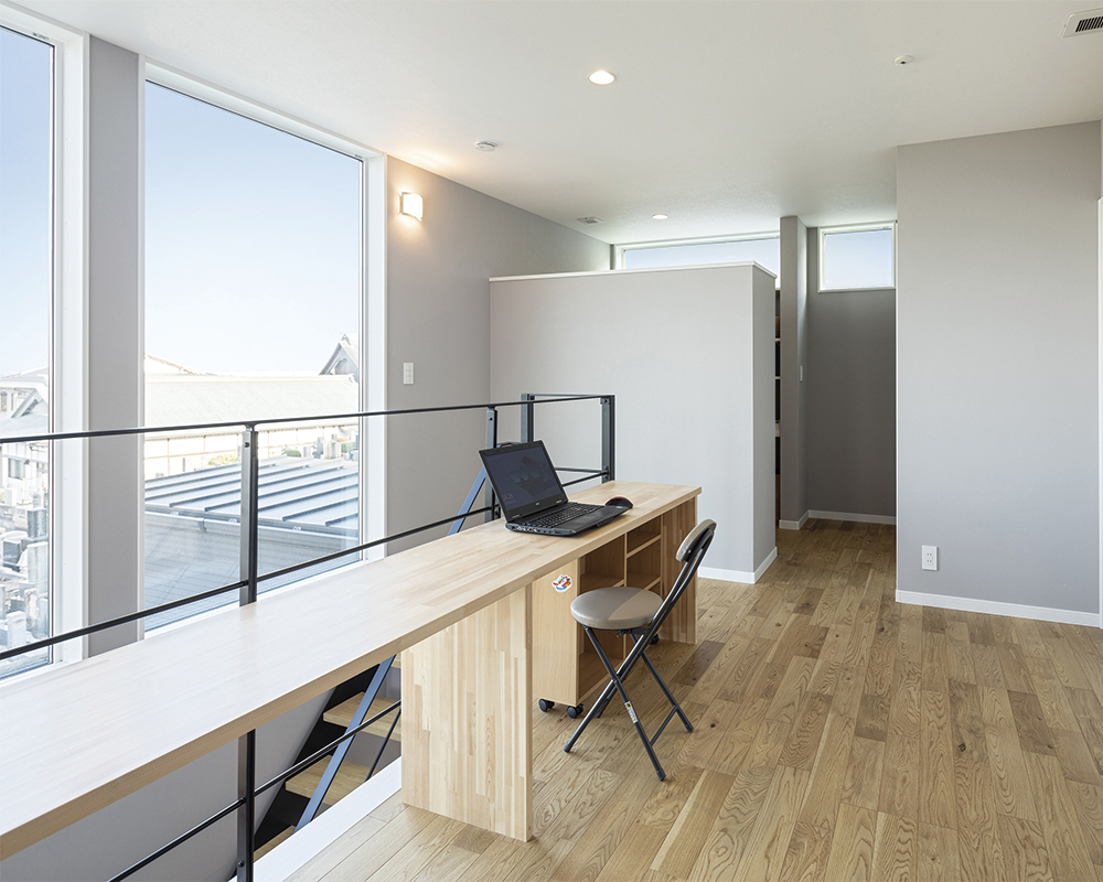 開放的な空間に家事楽動線を結び合わせ 高低差を活かした眺望が楽しめる家