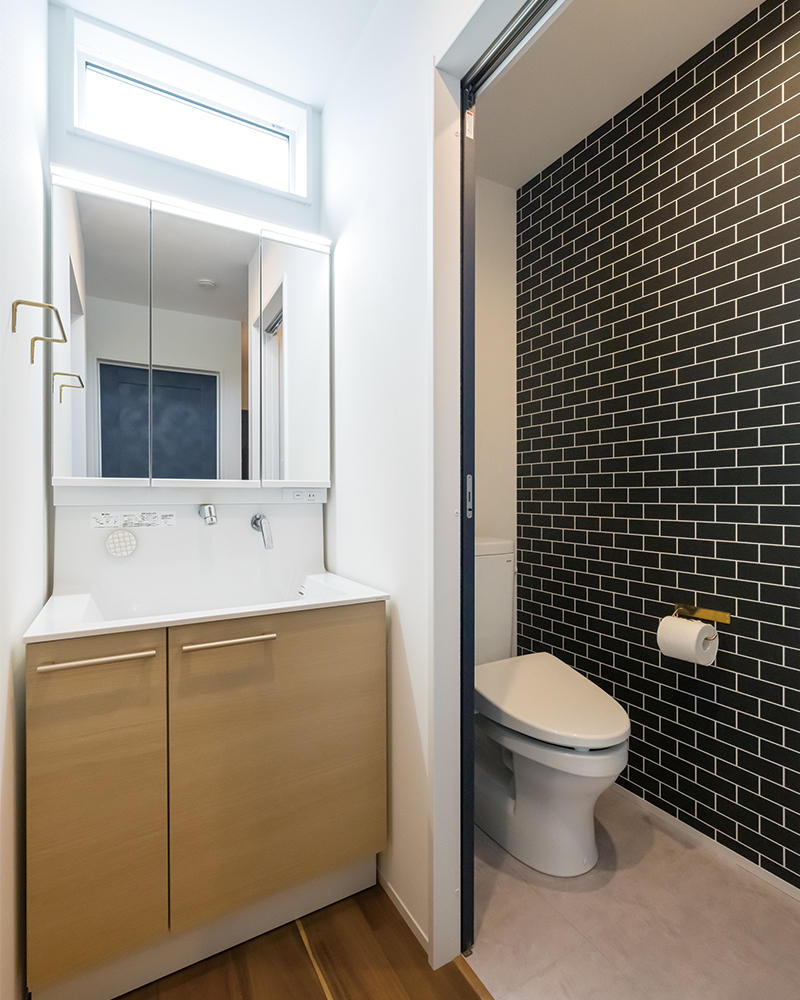 ウッドデッキで念願のドッグラン！外との繋がりが心地よい家