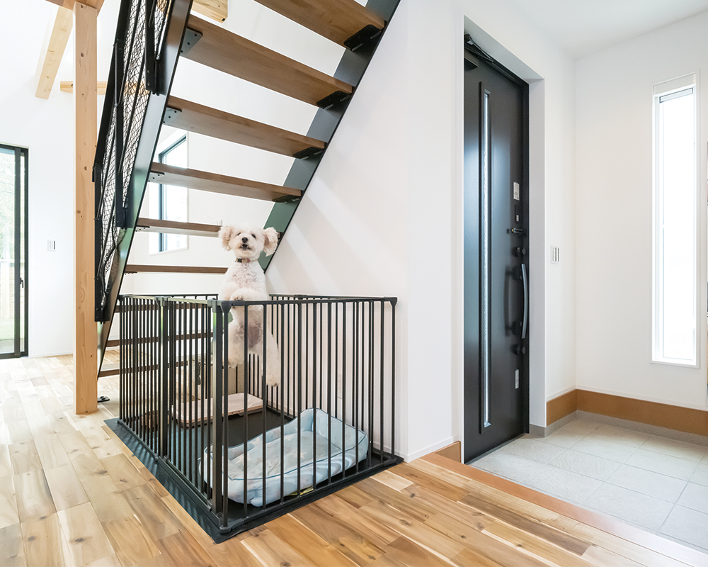 ウッドデッキで念願のドッグラン！外との繋がりが心地よい家