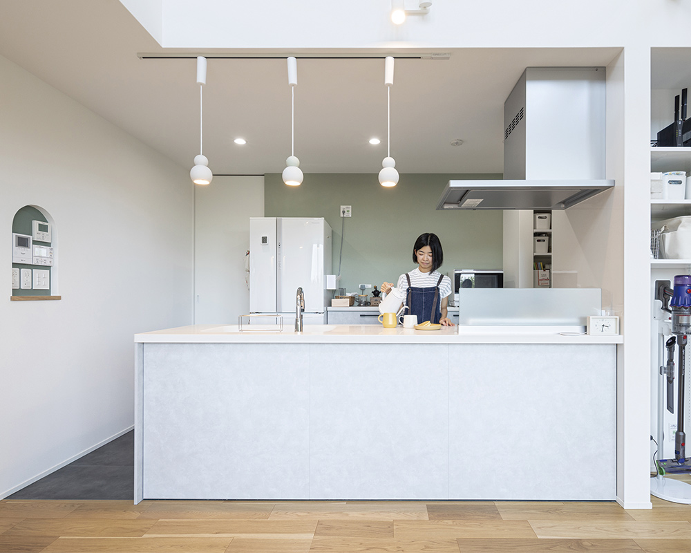 全館空調搭載！吹抜けと家事楽L字・8の字動線が大活躍する愛犬と暮らすキャノピー型ガレージハウス