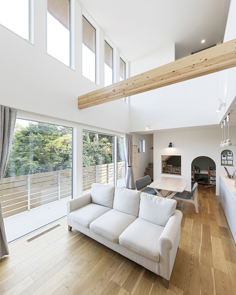 全館空調搭載！吹抜けと家事楽L字・8の字動線が大活躍する愛犬と暮らすキャノピー型ガレージハウス