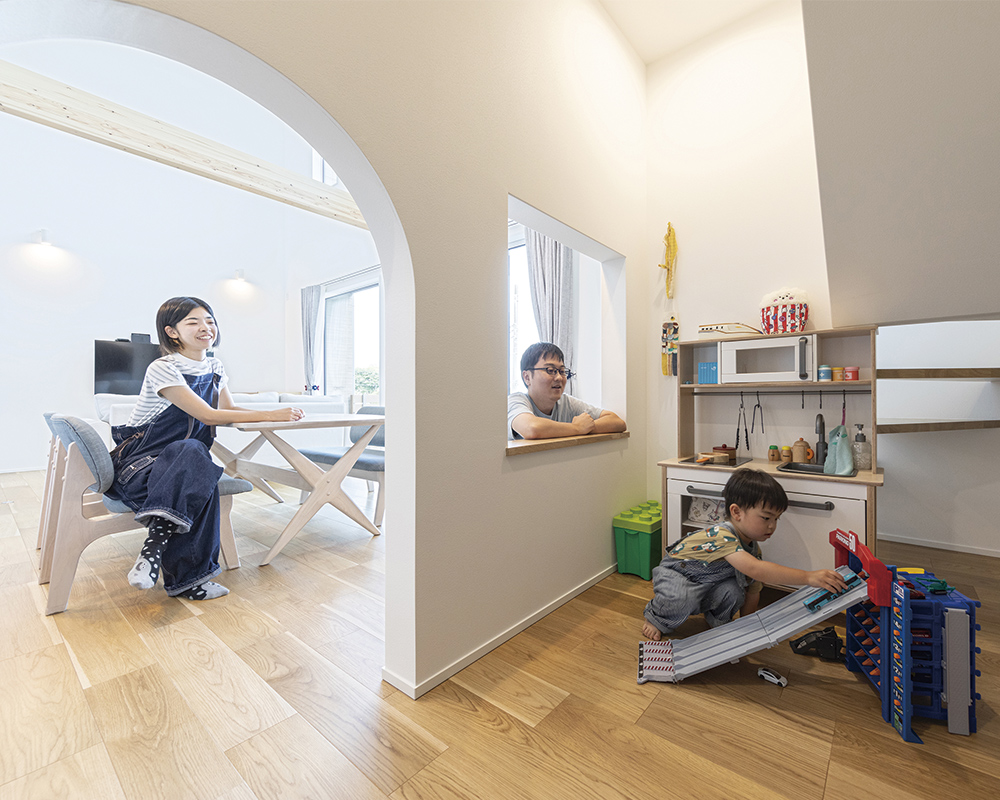 全館空調搭載！吹抜けと家事楽L字・8の字動線が大活躍する愛犬と暮らすキャノピー型ガレージハウス