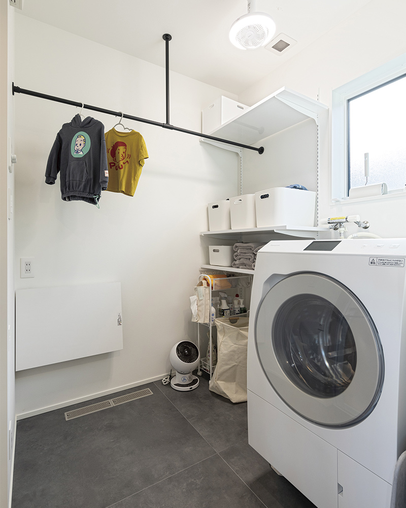 全館空調搭載！吹抜けと家事楽L字・8の字動線が大活躍する愛犬と暮らすキャノピー型ガレージハウス