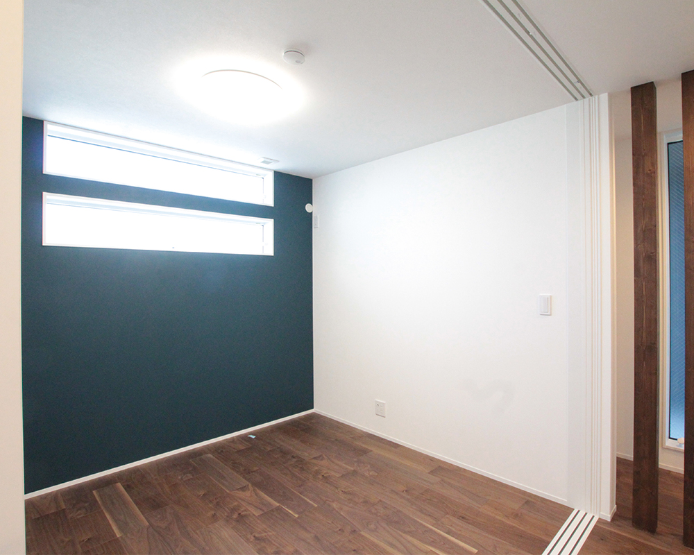 三角変形地で叶える、ガレージで愛車が楽しめる大人カッコイイ家