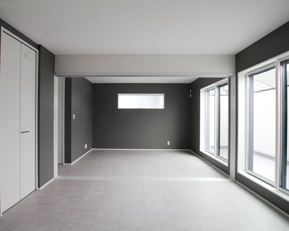 三角変形地で叶える、ガレージで愛車が楽しめる大人カッコイイ家