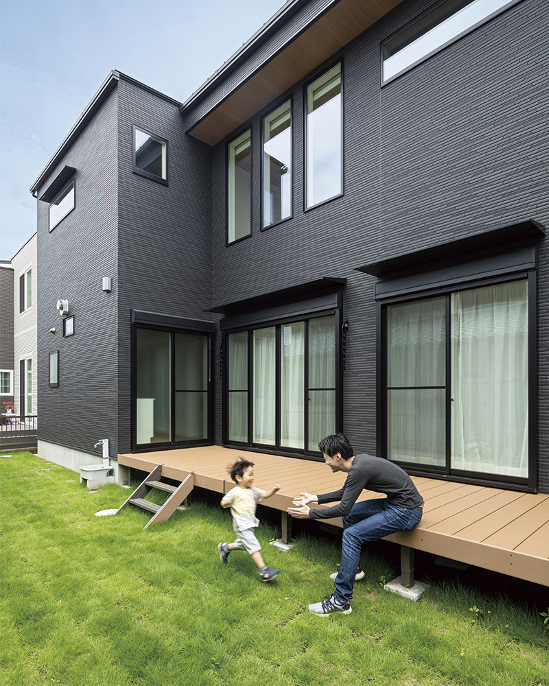 快適な生活動線とW(ダブル)書斎が、充実したおうち時間をつくるガレージハウス