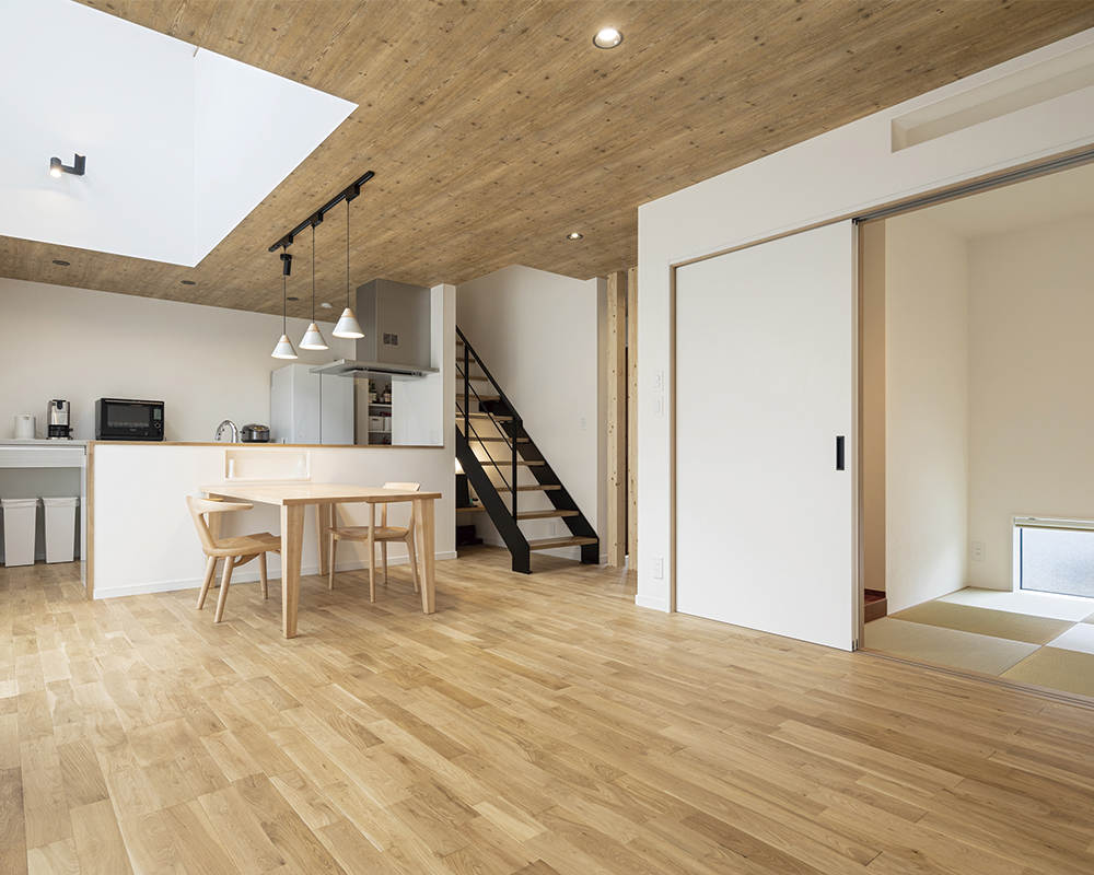 快適な生活動線とW(ダブル)書斎が、充実したおうち時間をつくるガレージハウス