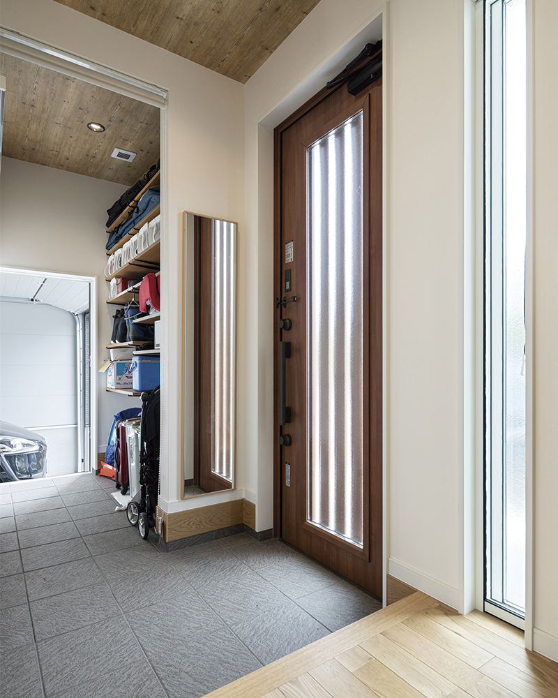 快適な生活動線とW(ダブル)書斎が、充実したおうち時間をつくるガレージハウス