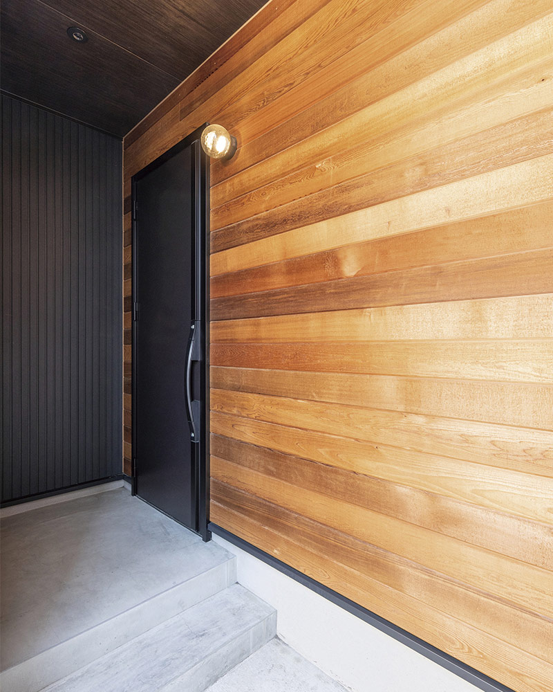 家事楽な回遊＆I字動線と充実した毎日を育める趣味空間が調和する開放的な吹抜けとスキップフロアがある極少開口部でも明るい家