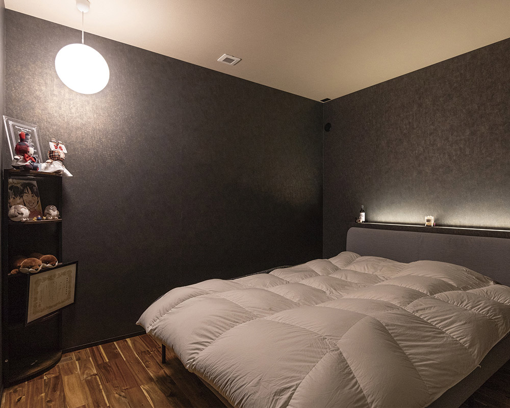 家事楽な回遊＆I字動線と充実した毎日を育める趣味空間が調和する開放的な吹抜けとスキップフロアがある極少開口部でも明るい家