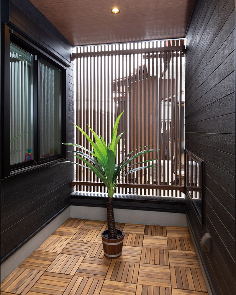 浴室から見える坪庭